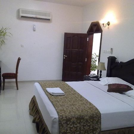 Al Shiraa Hotel Apartments Маскат Екстериор снимка