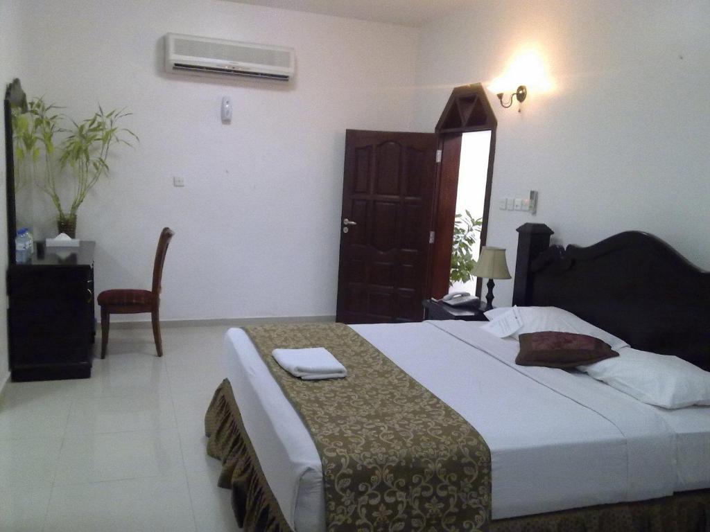 Al Shiraa Hotel Apartments Маскат Екстериор снимка